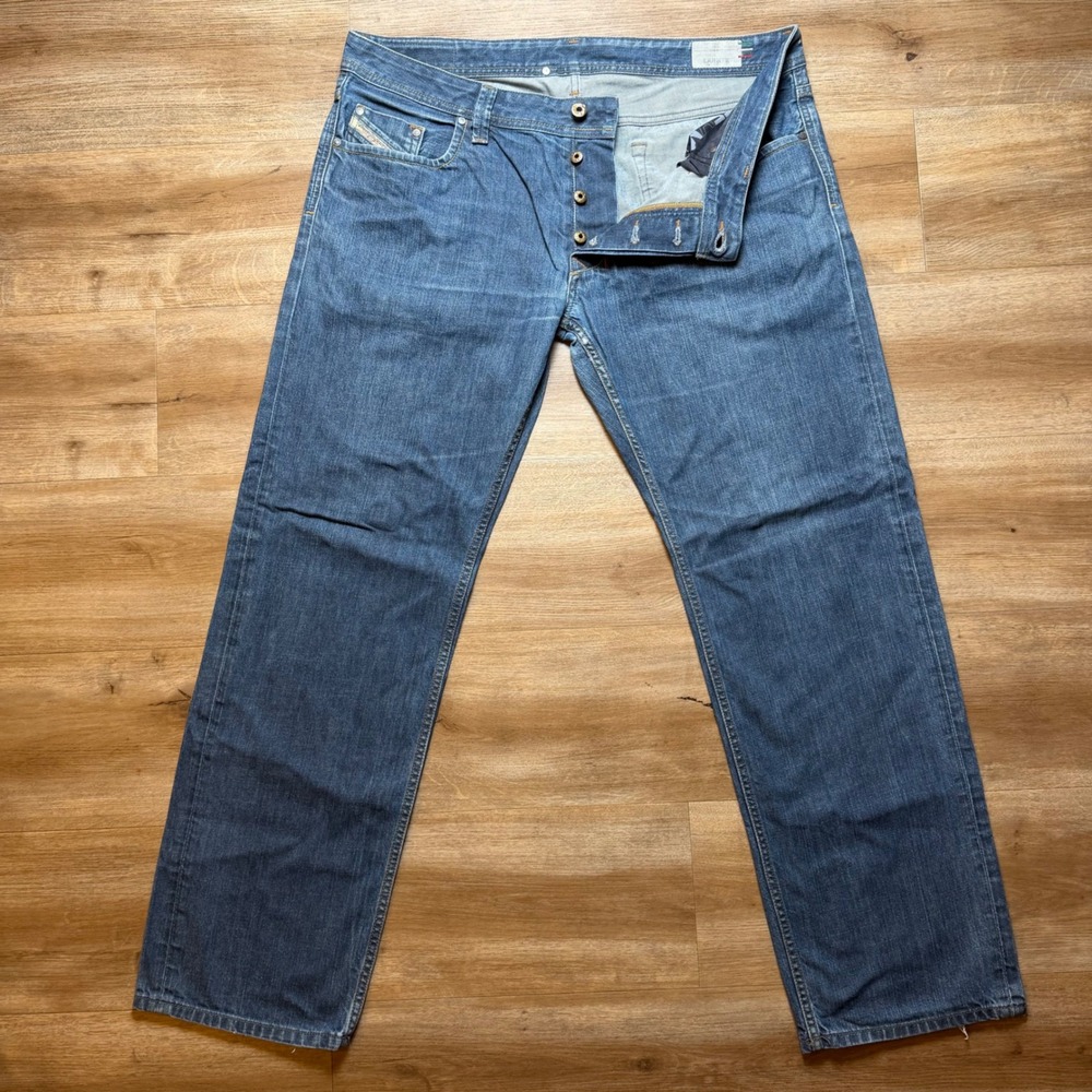 Diesel Larkee Jeans Mens 38x32 Blue Straight Leg Button Fly Made in Italy 008Z8